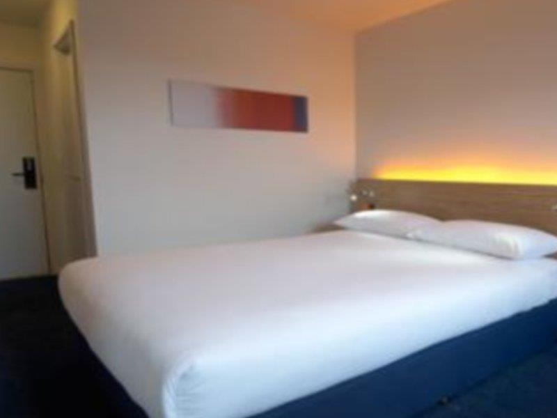 Travelodge Liverpool Stonedale Park Exteriör bild