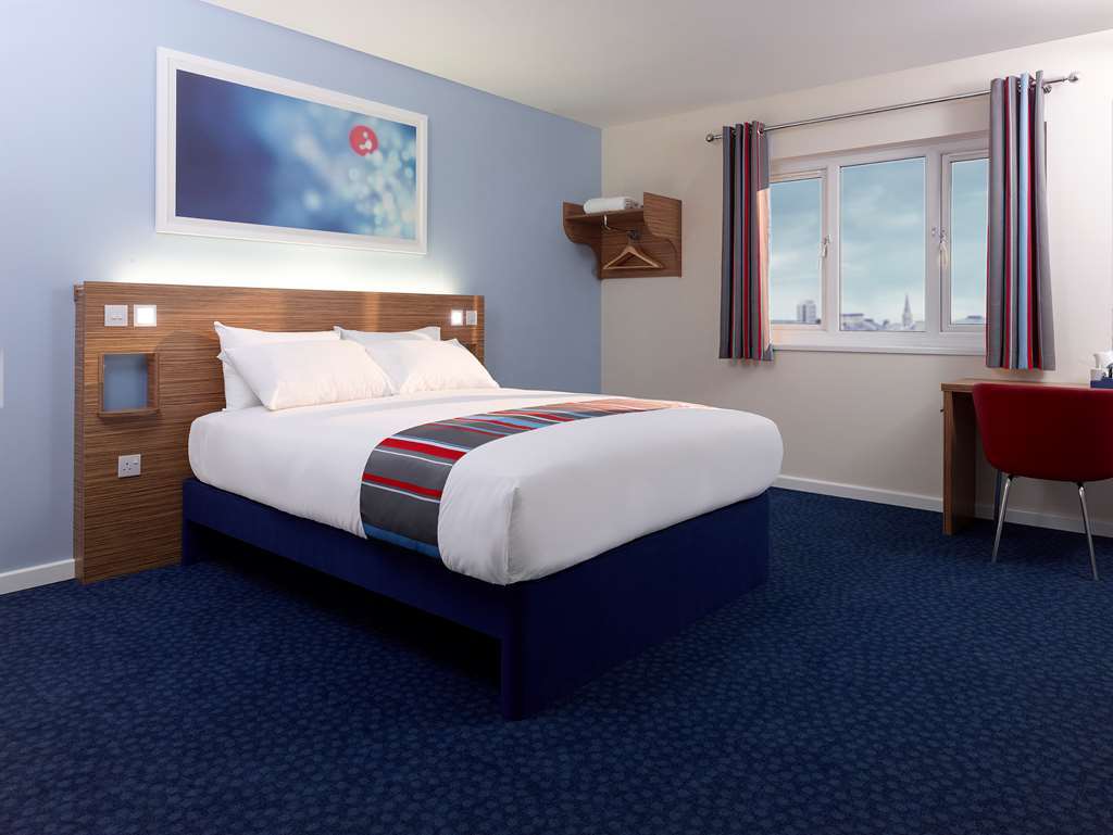 Travelodge Liverpool Stonedale Park Rum bild