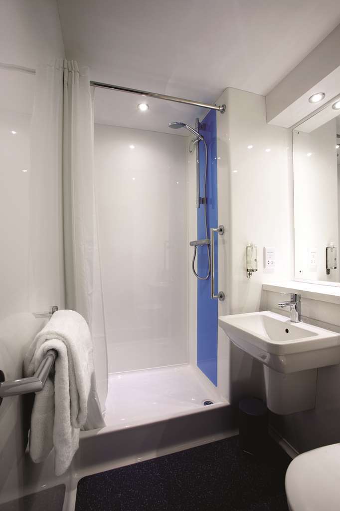 Travelodge Liverpool Stonedale Park Rum bild