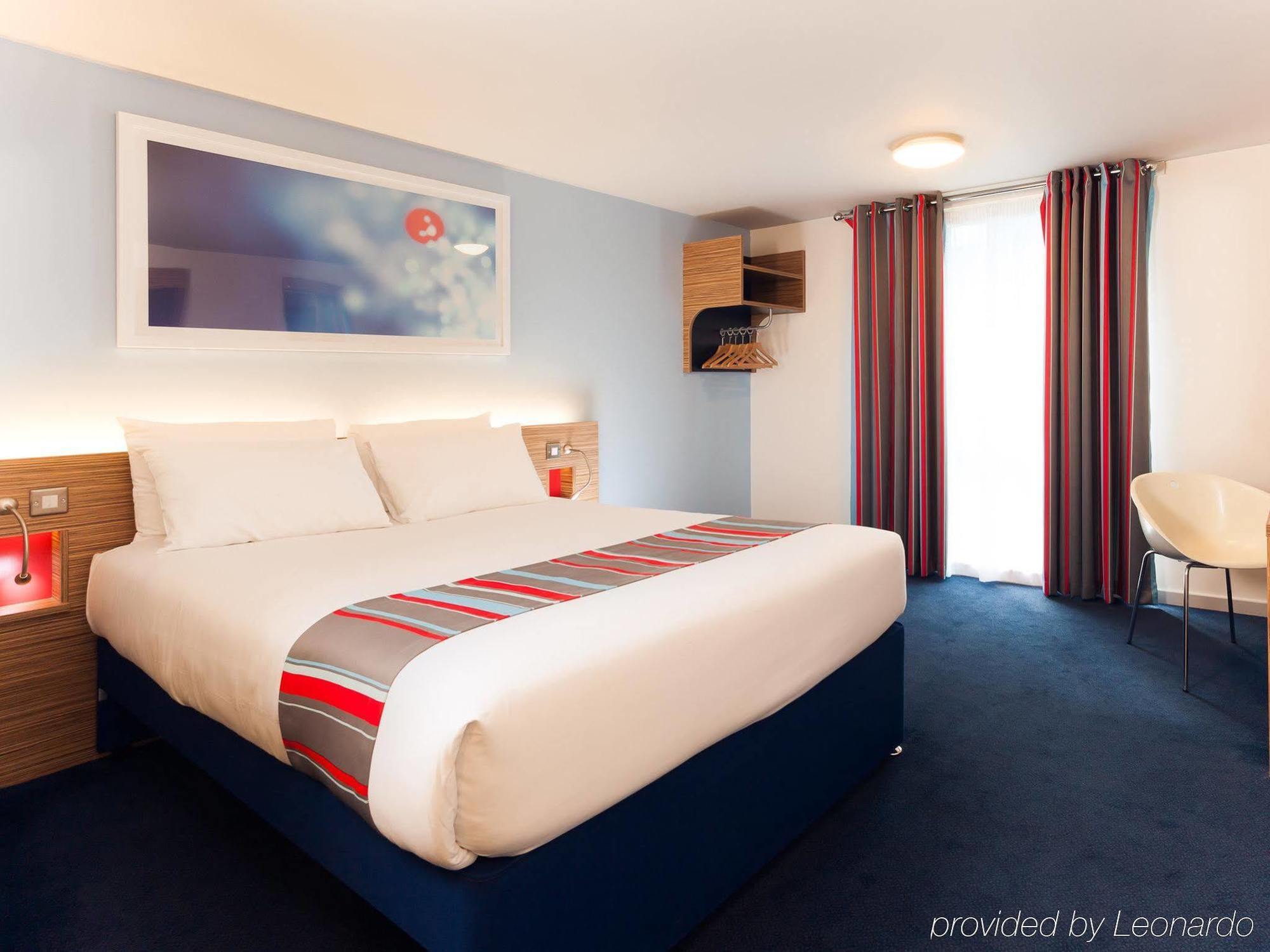 Travelodge Liverpool Stonedale Park Exteriör bild