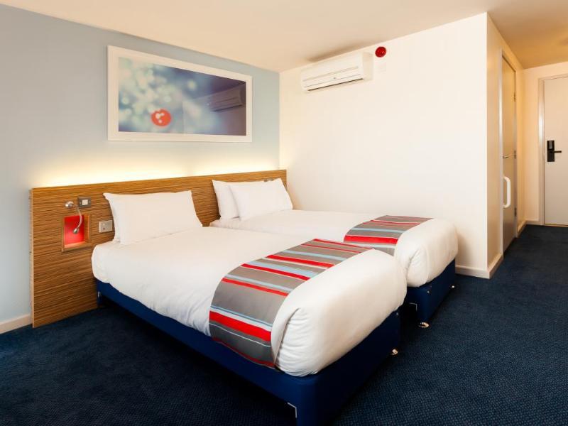 Travelodge Liverpool Stonedale Park Exteriör bild