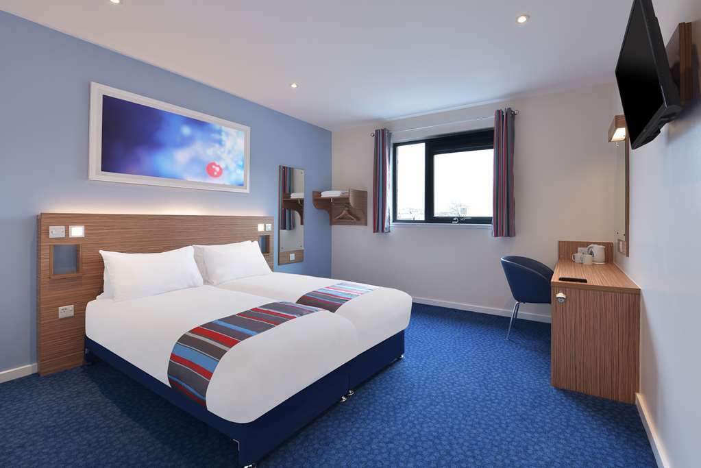 Travelodge Liverpool Stonedale Park Rum bild