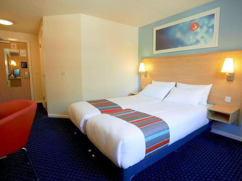 Travelodge Liverpool Stonedale Park Exteriör bild