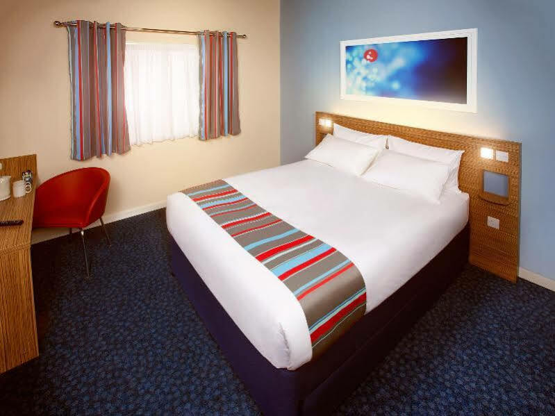 Travelodge Liverpool Stonedale Park Exteriör bild