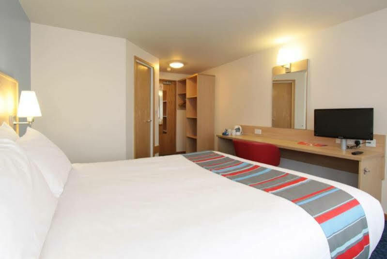 Travelodge Liverpool Stonedale Park Exteriör bild
